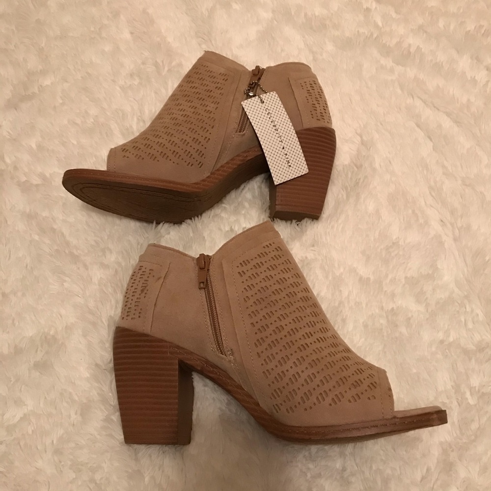 Celebrity Pink shoes